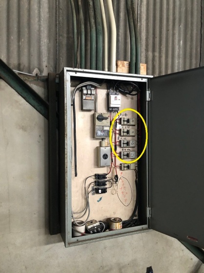 名古屋市港区の倉庫にて水銀灯の取替電気工事NO.6