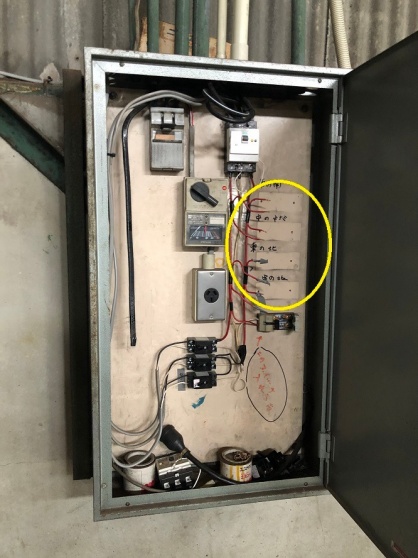 名古屋市港区の倉庫にて水銀灯の取替電気工事NO.6