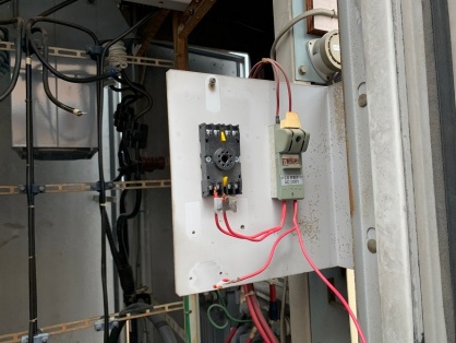 愛知県みよし市の商業施設にてキュービクルの更新電気工事