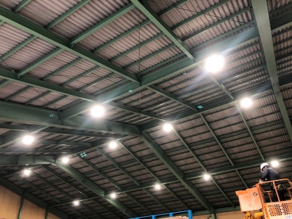 愛知県飛島村の倉庫にて高天井水銀灯などのＬＥＤ取替電気工事