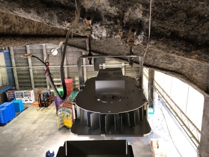高天井照明器具の取替電気工事