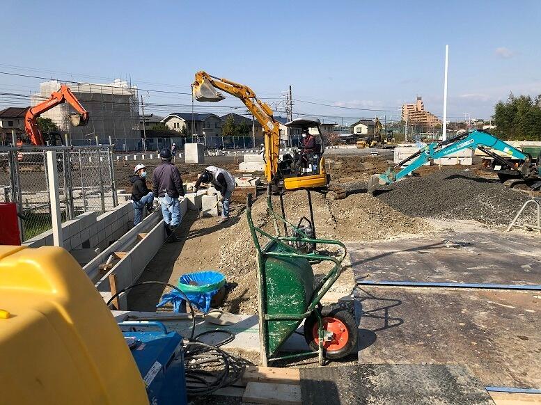 屋外駐車場新設にかかる投光器新設等電気工事